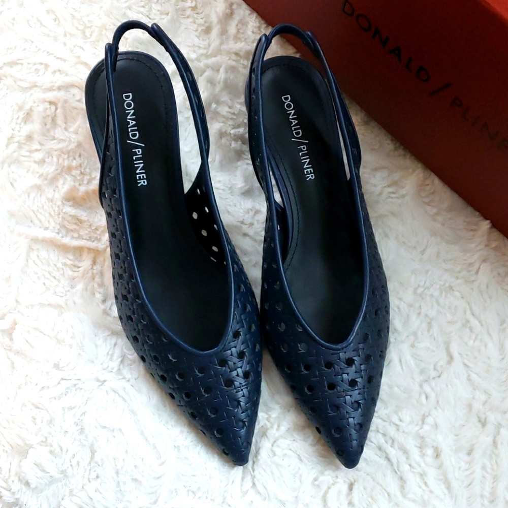 Donald Pliner's Gema Pointed-Toe Pumps. Navy.